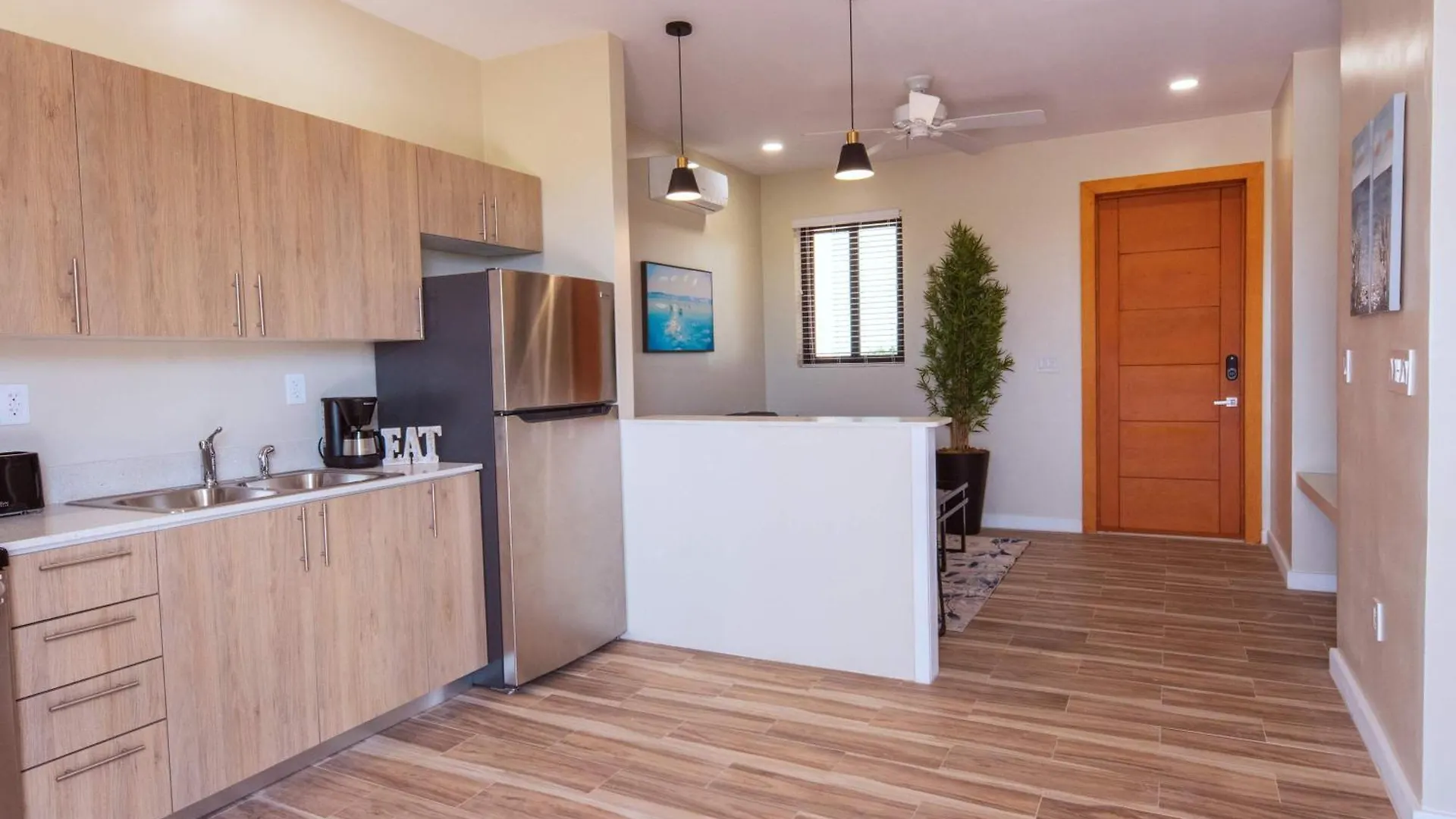 Family-Ready Fully Equipped Grand Villa With Pool Long Bay Nyaraló